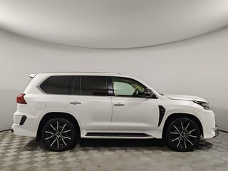 2017 Lexus LX 570 III Рестайлинг 2, белый, 8500000 рублей, вид 4