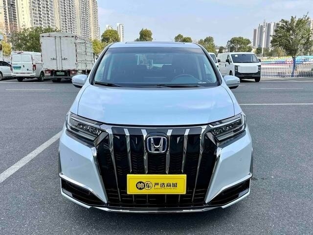 Honda Elysion II Рестайлинг 3