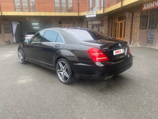 2012 Mercedes-Benz S-Класс 500 Long V (W221) Рестайлинг, чёрный, 2200000 рублей, вид 1