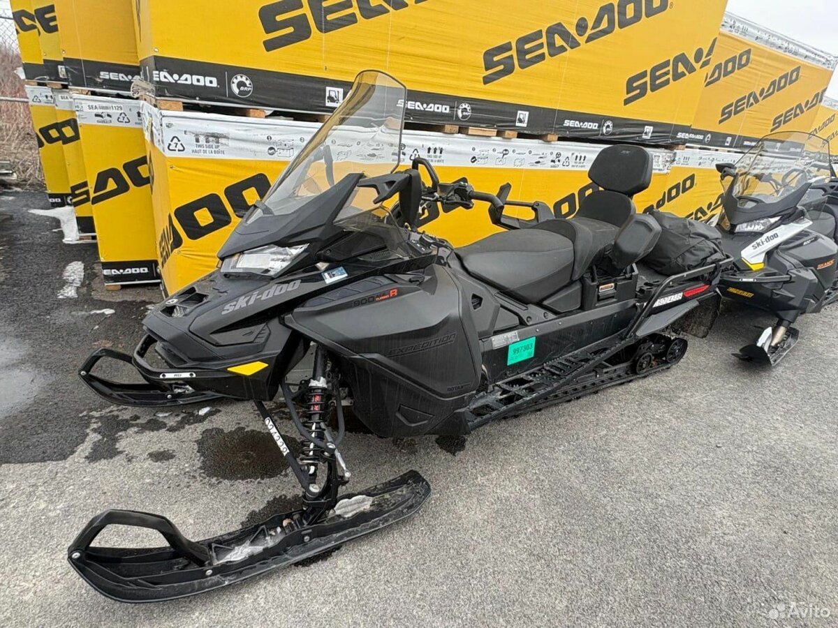BRP Ski-Doo Expedition 900