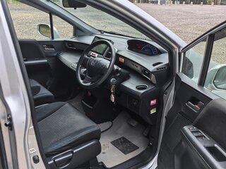 2011 Honda Freed Spike I Рестайлинг, серый, 1130000 рублей, вид 1