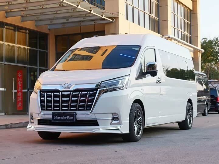 Toyota HiAce H300