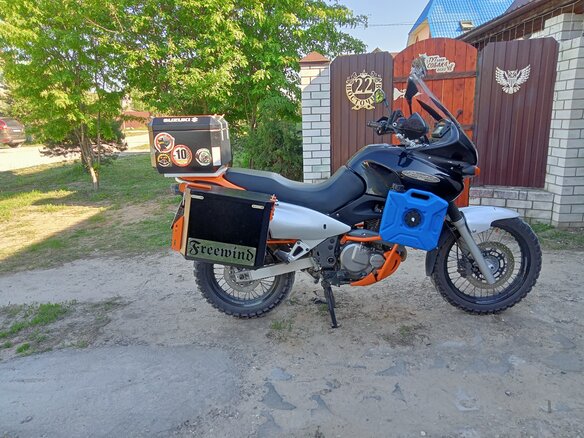 1997 Suzuki XF 650 Freewind, чёрный, 310000 рублей - вид 1