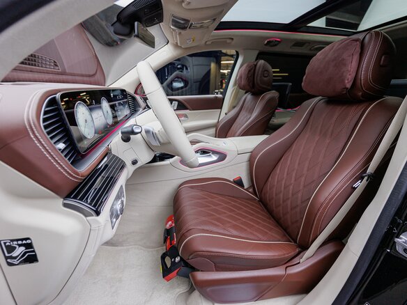 2025 Mercedes-Benz Maybach GLS 600 I Рестайлинг, чёрный, 29000000 рублей - вид 13