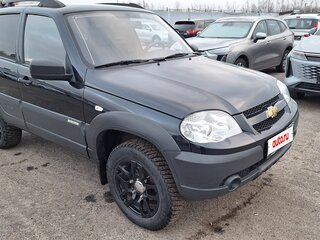 2015 Chevrolet Niva I Рестайлинг, чёрный, 699000 рублей, вид 1