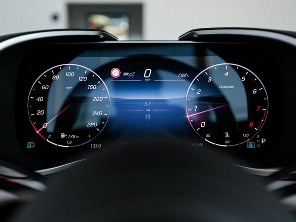 2025 Mercedes-Benz Maybach SL, красный - вид 23