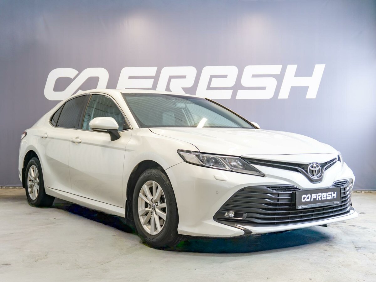 Toyota Camry VIII (XV70)