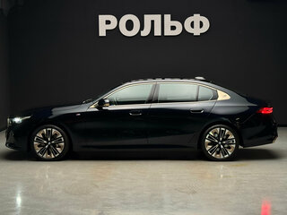 2024 BMW 5 серии Long 530Li VIII (G60/G61/G68), чёрный, 9990000 рублей, вид 4