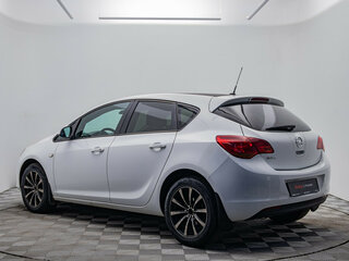 2011 Opel Astra J, белый, 568000 рублей, вид 3