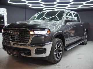 2026 Ram 1500 Crew Cab V Рестайлинг, серый, 8490000 рублей, вид 1