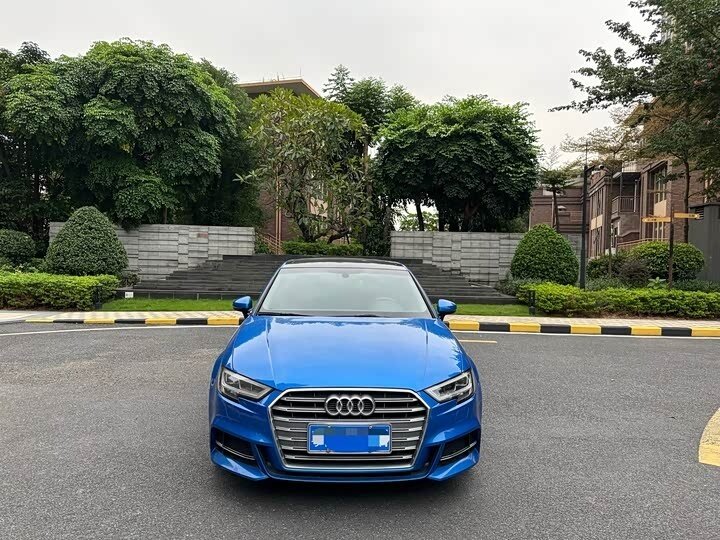 Audi A3 35 TFSI Long IV (8Y)