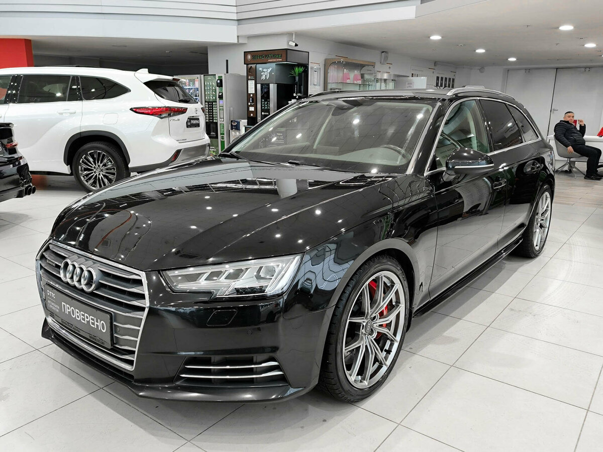 Audi A4 V (B9)