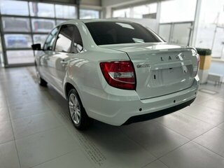 2026 Lada (ВАЗ) Granta I Рестайлинг, белый, 1188000 рублей, вид 4