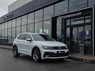 2017 Volkswagen Tiguan II, белый, 2622000 рублей, вид 4