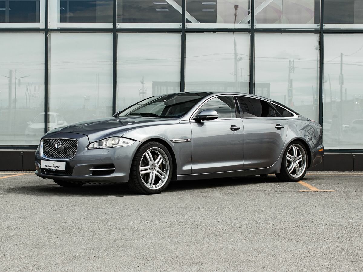 Jaguar XJ IV (X351)