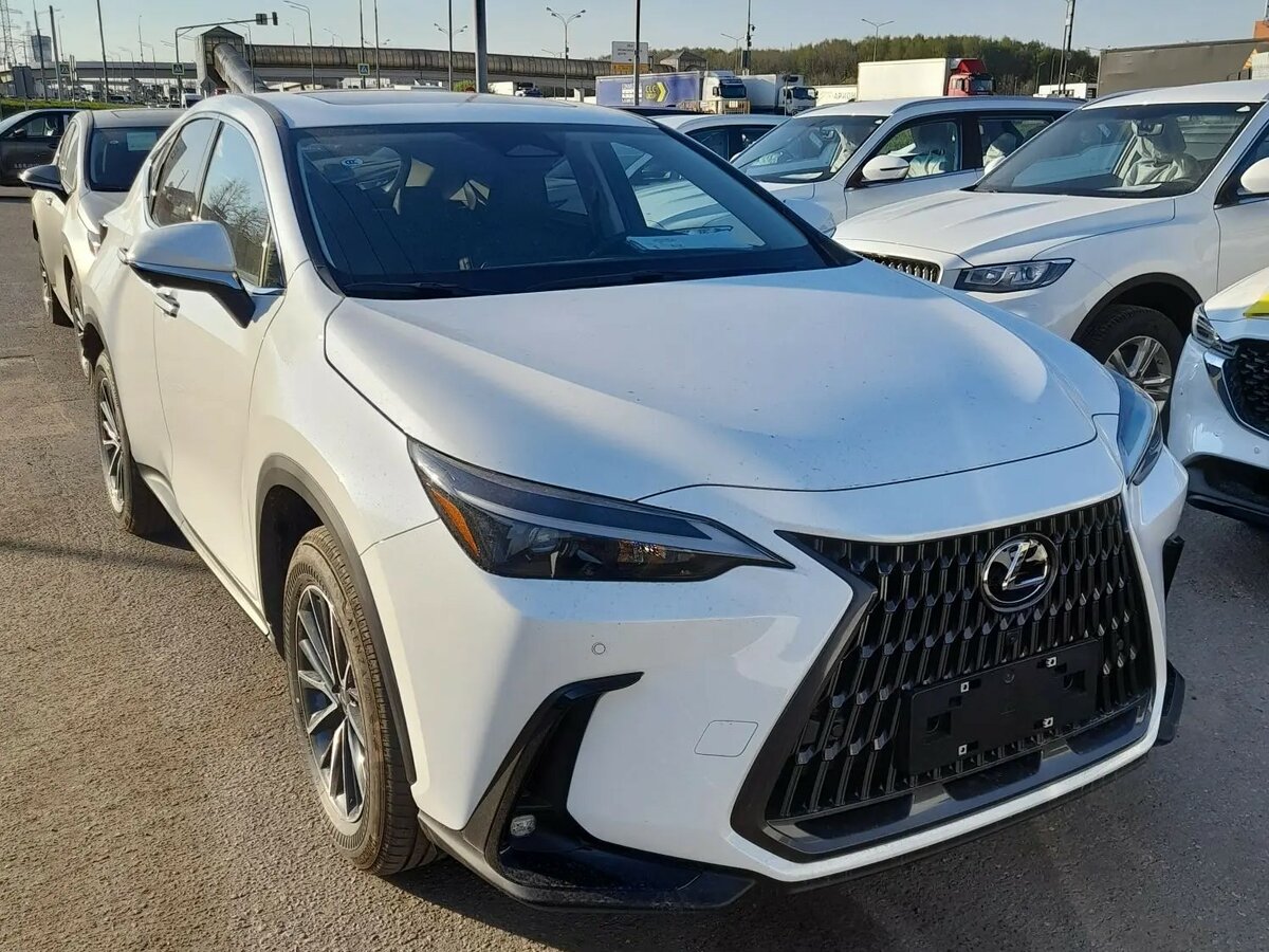 Lexus NX 200 II