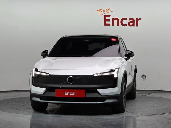 2025 Volvo EX30, белый, 5940019 рублей - вид 3