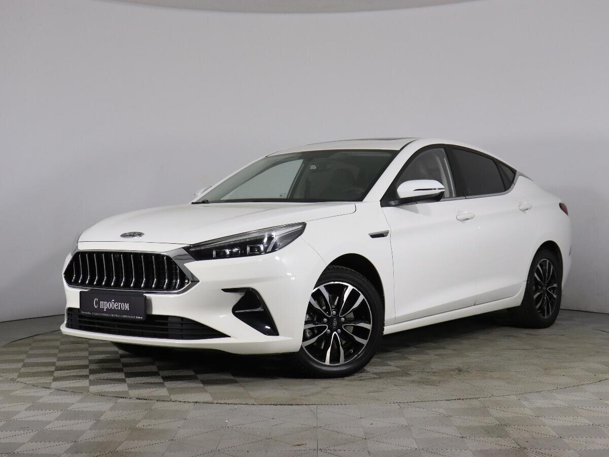 Купить б/у JAC J7 I 1.5 MT (136 л.с.) бензин механика в Москве: белый ...