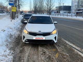 2021 Kia Rio IV Рестайлинг, белый, 870000 рублей, вид 1