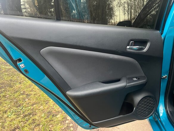 2018 Toyota Prius PHV ZVW52 IV (XW50), голубой, 1930000 рублей - вид 17