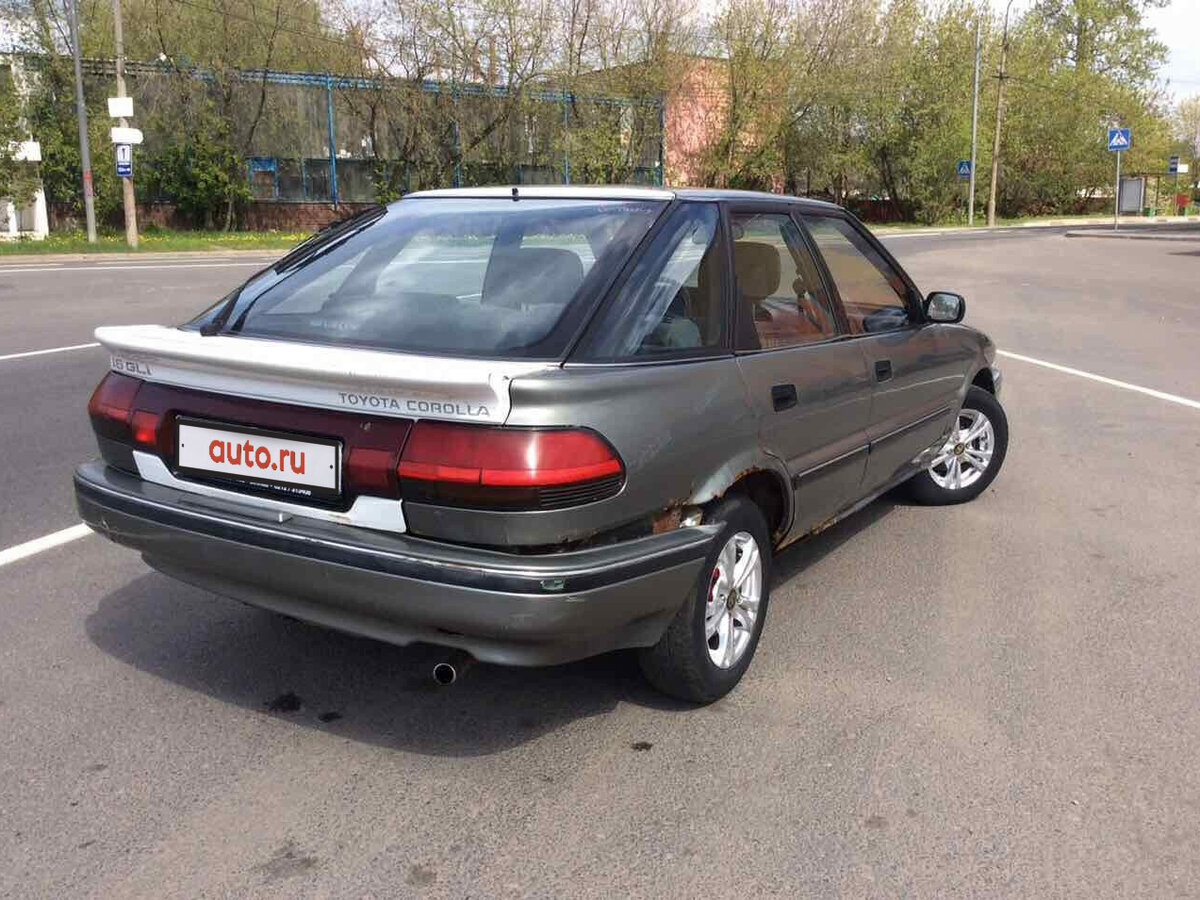 Тойота Королла е90 1990