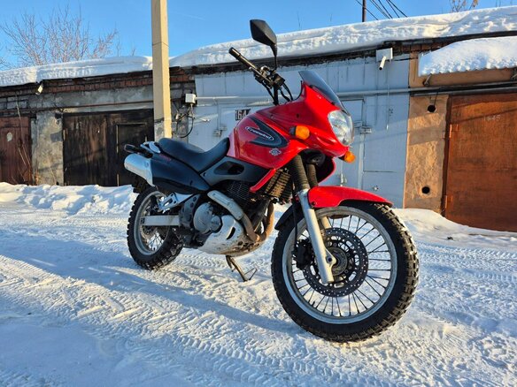 2000 Suzuki XF 650 Freewind, красный, 275000 рублей