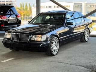 1998 Mercedes-Benz S-Класс 500 III (W140) Рестайлинг, чёрный, 4000000 рублей, вид 1