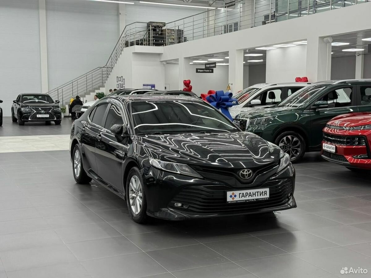Toyota Camry VIII (XV70)
