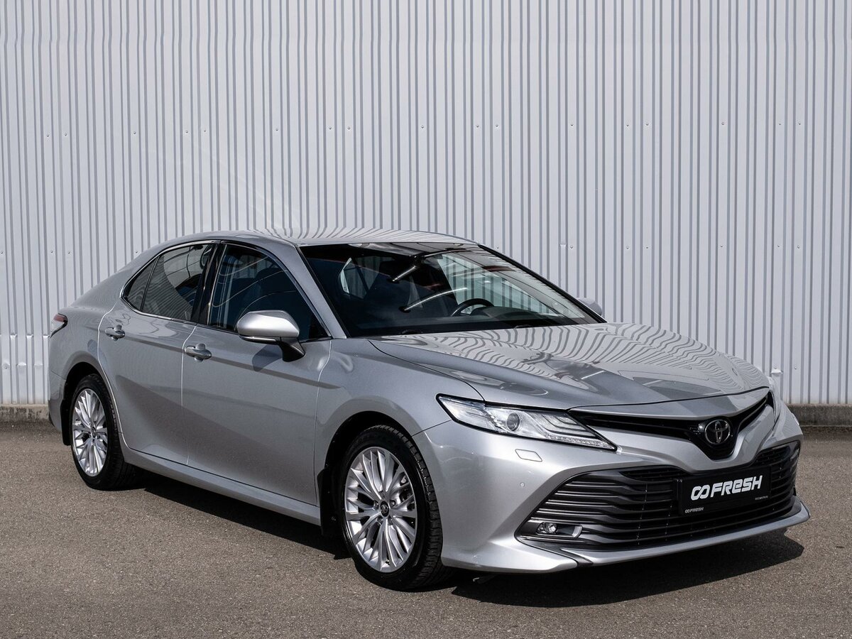 Toyota Camry VIII (XV70)