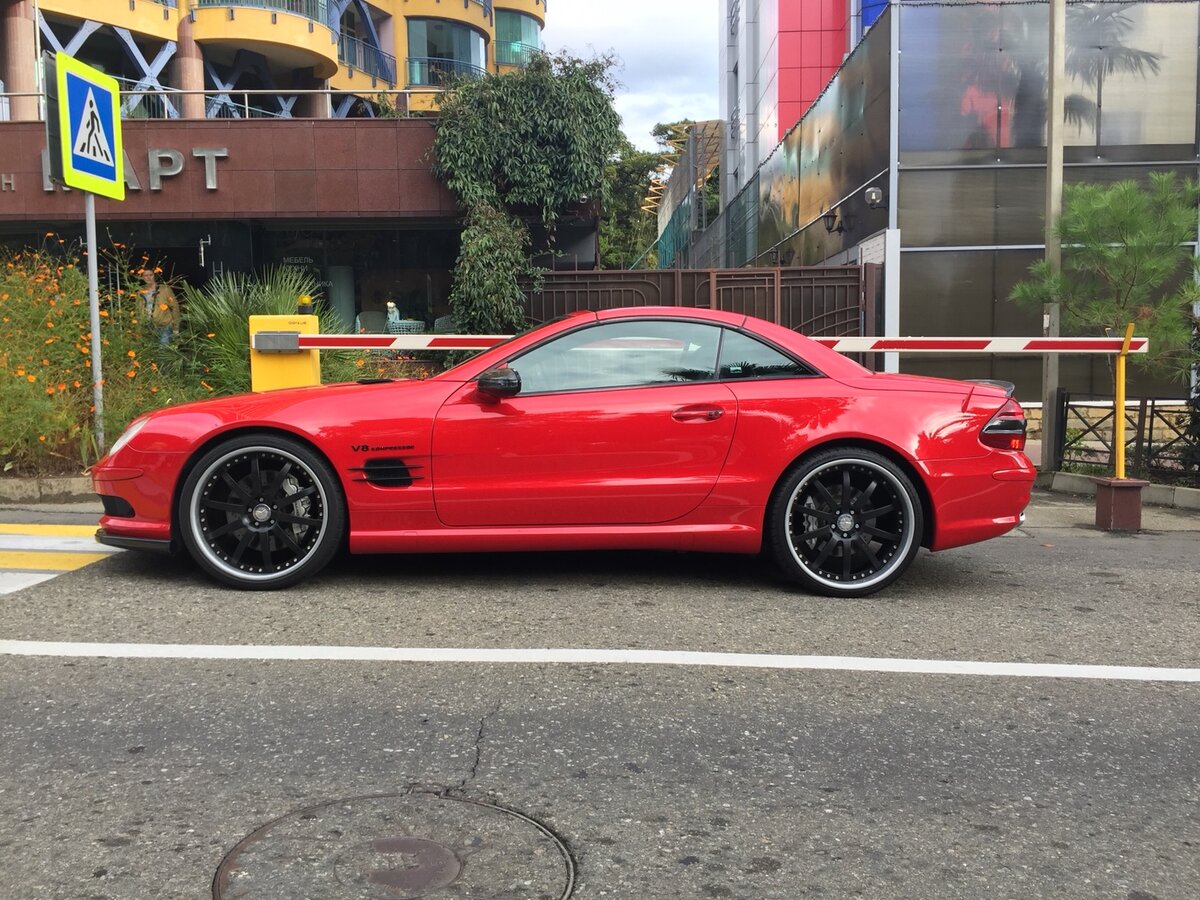 Mercedes AMG gt Red Chrome