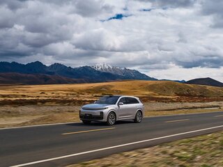 2025 Lixiang L7 42.8 kWh I Рестайлинг, серебристый, 6190000 рублей, вид 1