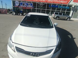 2015 Hyundai Solaris I Рестайлинг, белый, 500000 рублей, вид 1