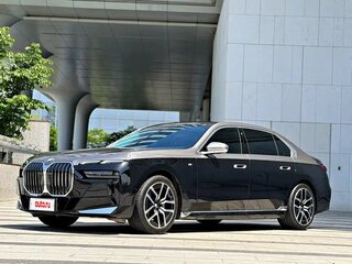 2023 BMW 7 серии 735Li VII (G70), чёрный, 11000000 рублей, вид 1