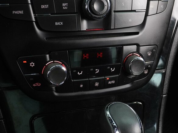 2011 Opel Insignia I, белый, 724000 рублей - вид 13