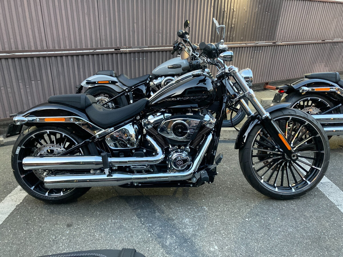 Harley-Davidson Breakout