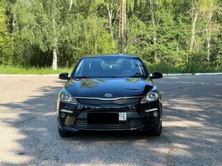 2019 Kia Rio IV, чёрный, 797000 рублей, вид 1