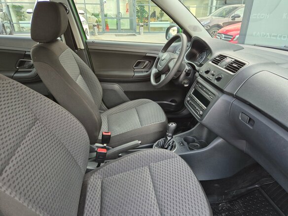 2011 Skoda Fabia II Рестайлинг, зелёный, 570000 рублей - вид 6