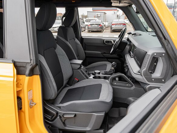 2022 Ford Bronco VI, жёлтый, 5200000 рублей - вид 7