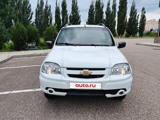 2012 Chevrolet Niva I Рестайлинг, белый, 290000 рублей, вид 1