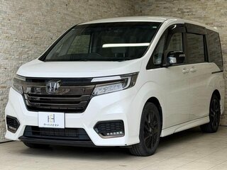2019 Honda Stepwgn Spada V Рестайлинг, белый, 1750000 рублей, вид 1
