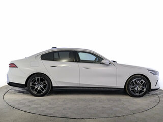 2023 BMW 5 серии 520i VIII (G60/G61/G68), белый, 5980000 рублей, вид 4
