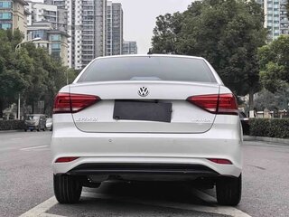 2022 Volkswagen Lavida III, белый, 990000 рублей, вид 4