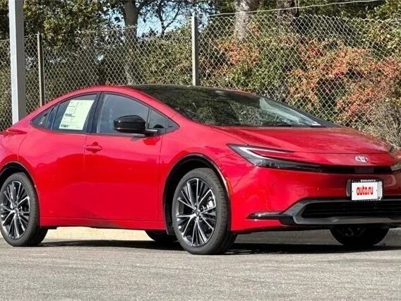 2025 Toyota Prius V (XW60), красный, 4489000 рублей