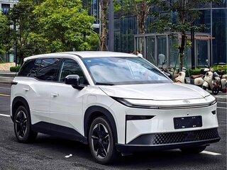 2025 Toyota bZ3X 58.3 kWh, белый, 2259000 рублей, вид 3