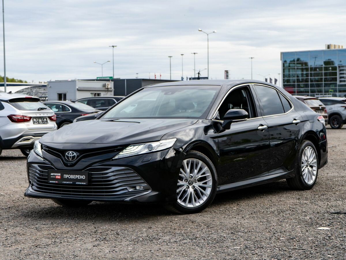 Toyota Camry VIII (XV70)