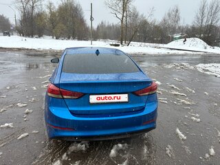 2017 Hyundai Elantra VI (AD), синий, 1030000 рублей, вид 4