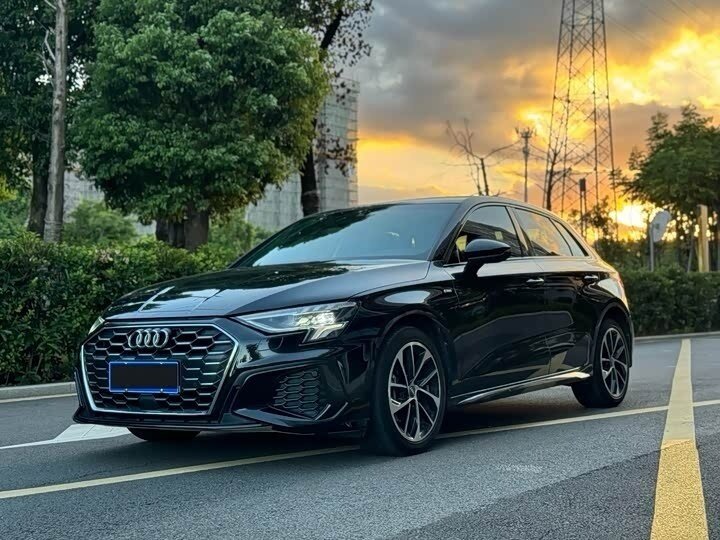 Audi A3 Sportback 35 TFSI IV (8Y)