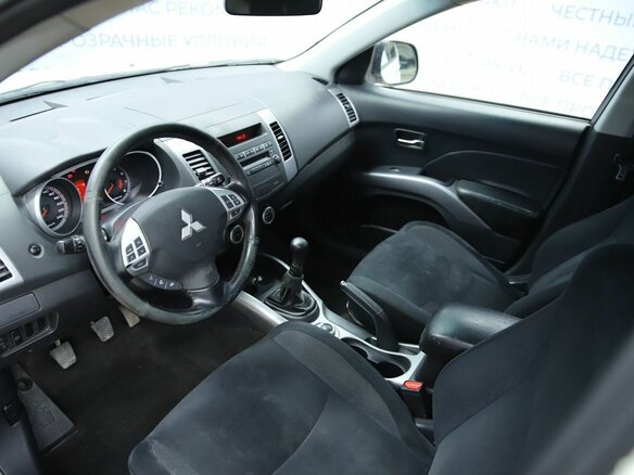 2008 Mitsubishi Outlander II, белый, 840000 рублей - вид 9