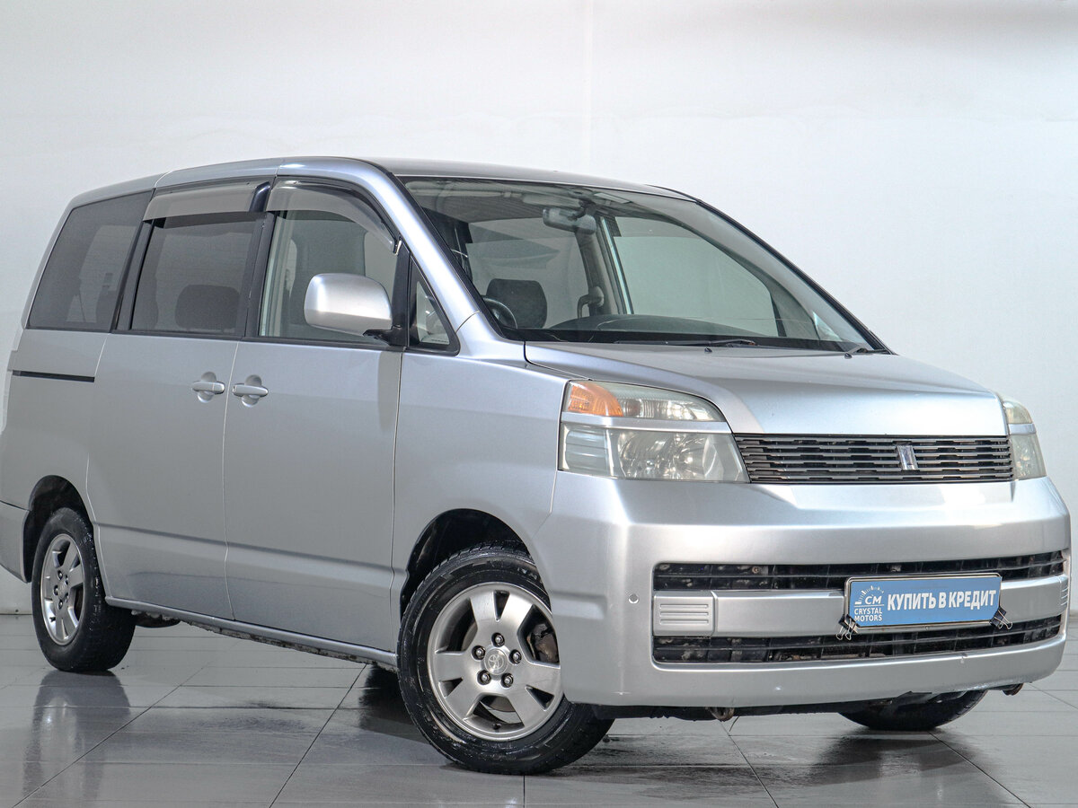 Toyota Voxy I (R60)