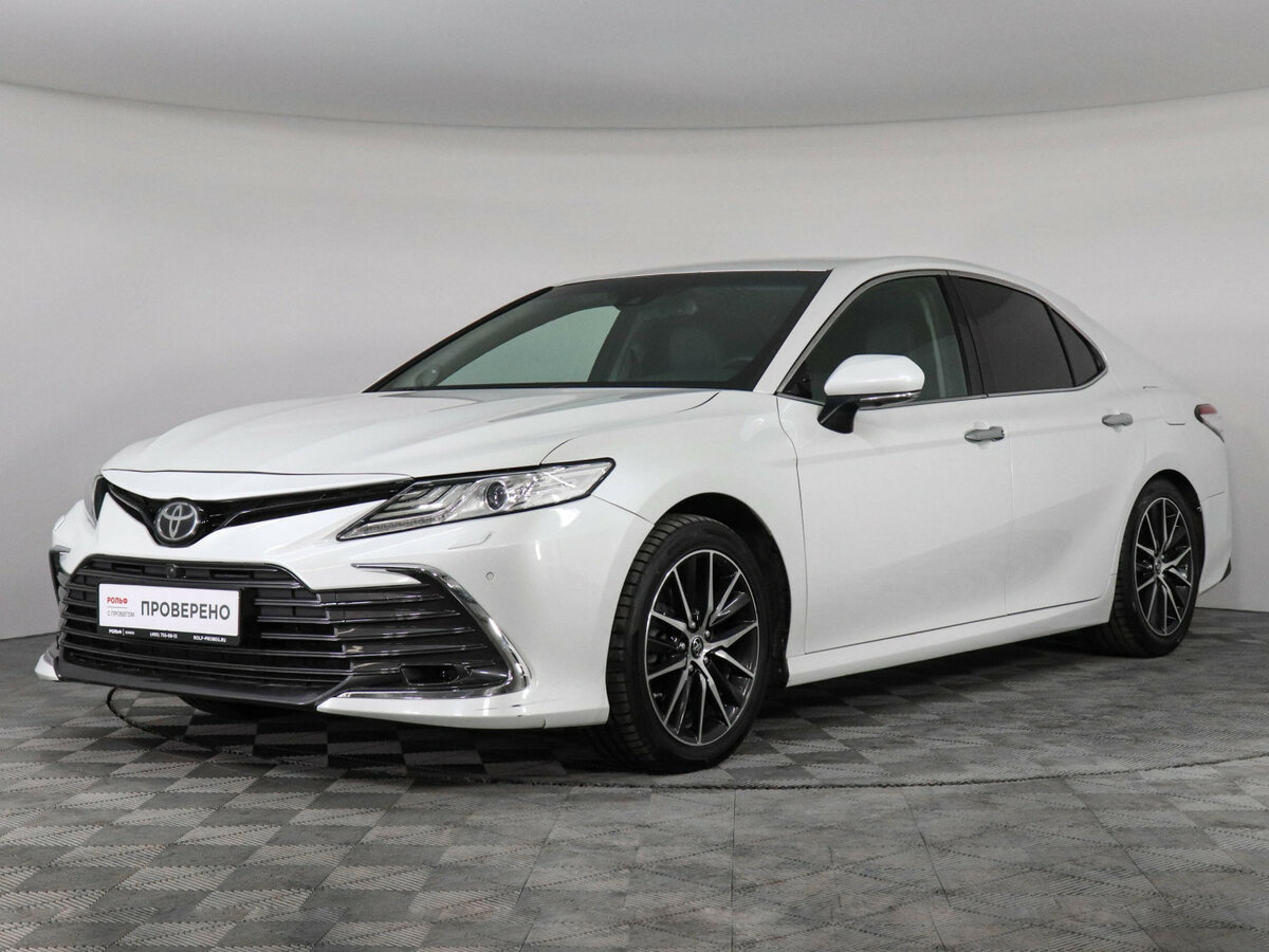 Toyota Camry VIII (XV70)
